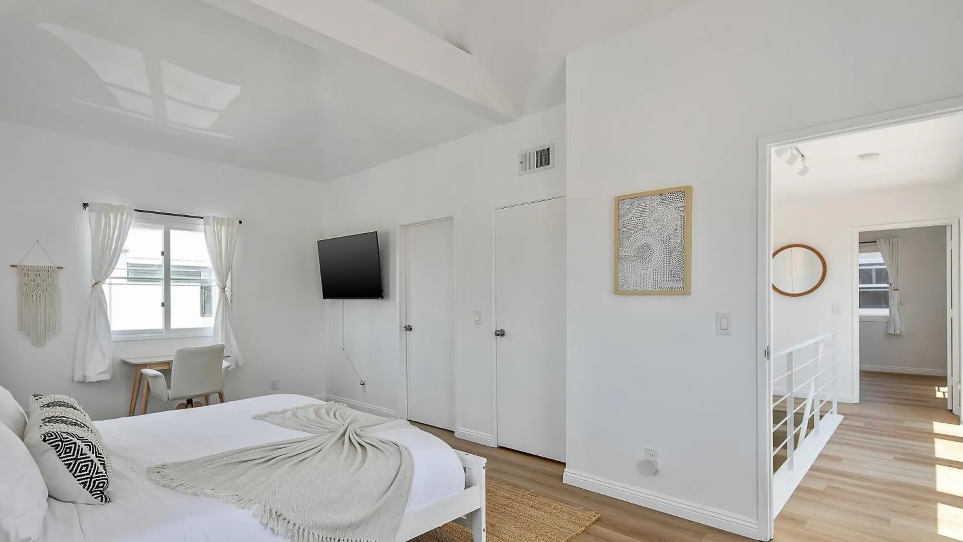 Exclusive 2Bd 3Ba With Balcony Villa Los Angeles Holiday home